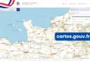 France map hero with blue 'cartes.gouv.fr' logo and red‑white‑blue ribbons in the corner.