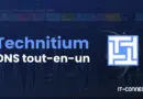 Banner showing 'Techninitium DNS tout-en-un' in blue and white on a dark blue network graph background, with a blue square logo on the right and IT-CONNECT.FR watermark in the corner.