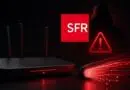 Dark scene with a home router and a red warning icon, featuring the SFR logo to signal a network security alert.