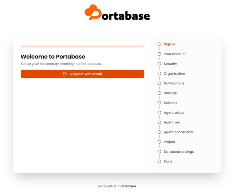 Assistant de configuration initiale de Portabase avec la création du premier compte administrateur.